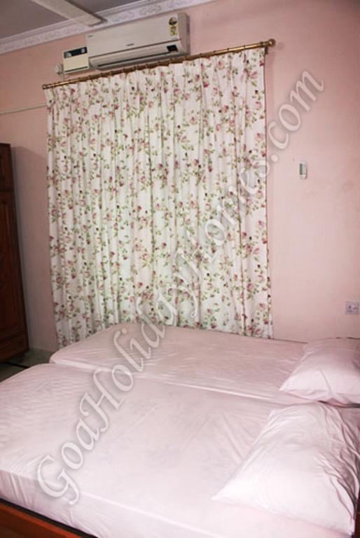 Shalom Dream Home Candolim Room photo